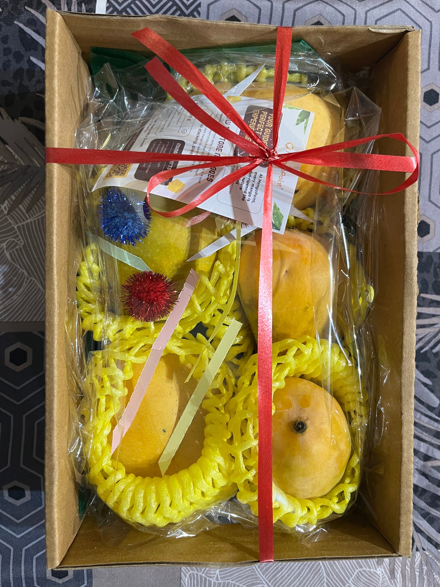 z "Gift Mango Box" - 5 Pcs Box (Shipping Extra)